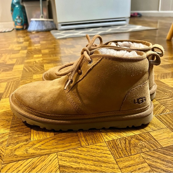 UGG Neumel Tie Up Fashion Boots Chestnut Women’s size 8 - Picture 3 of 11